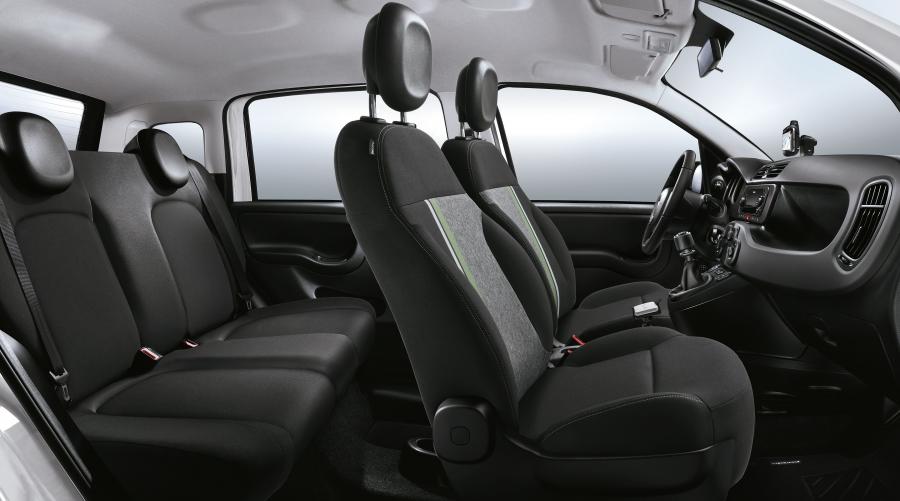 Интерьер Fiat Panda connected by Wind (319) 2019 года  (фото 2 из 25)